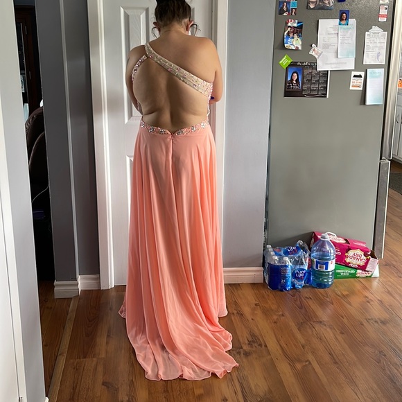 Prom dress - Picture 1 of 8